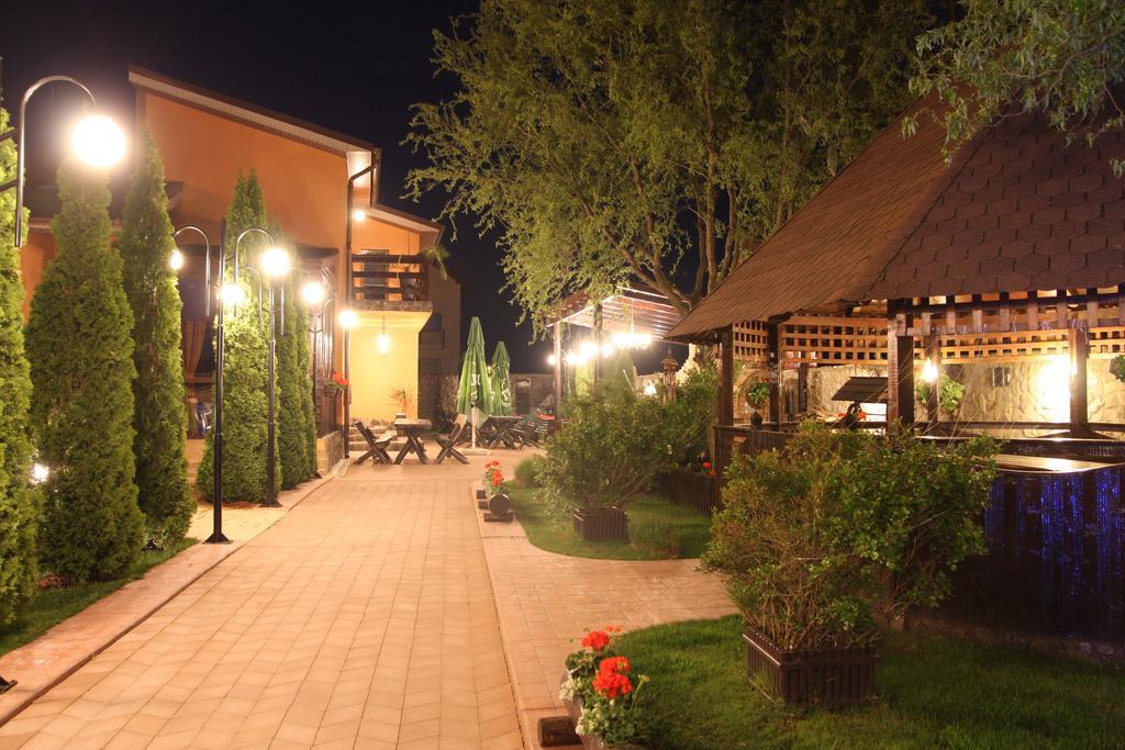 Rixo'S Guesthouse Cîrcea Exterior foto
