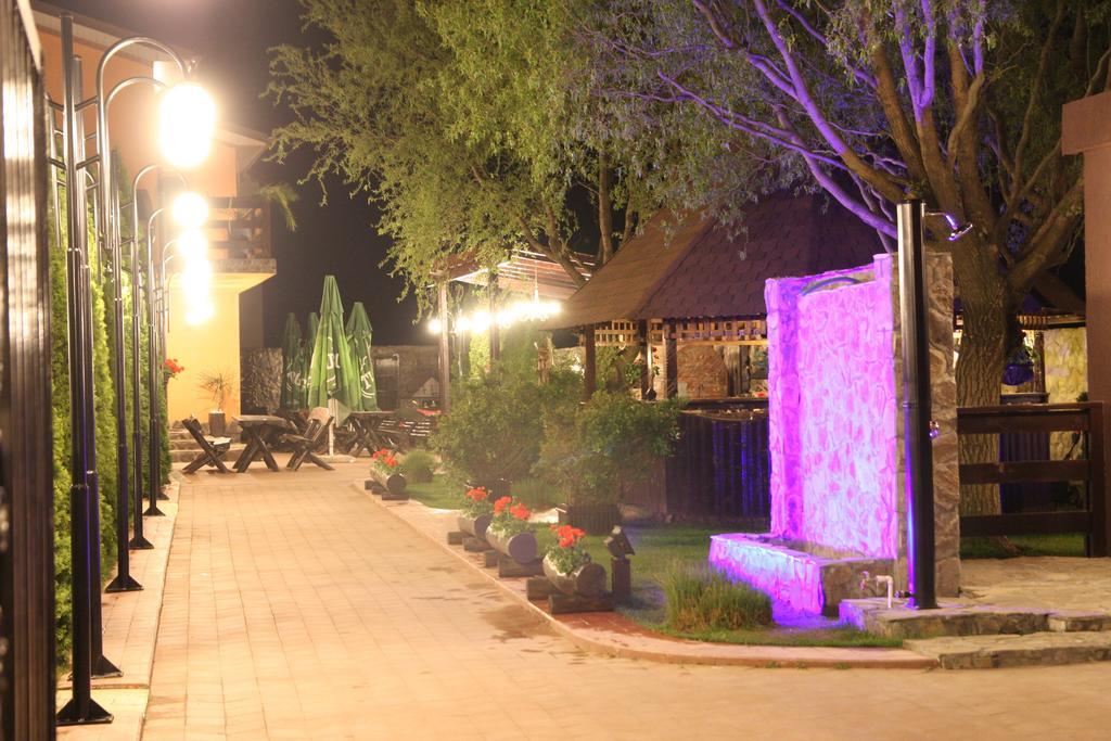 Rixo'S Guesthouse Cîrcea Exterior foto
